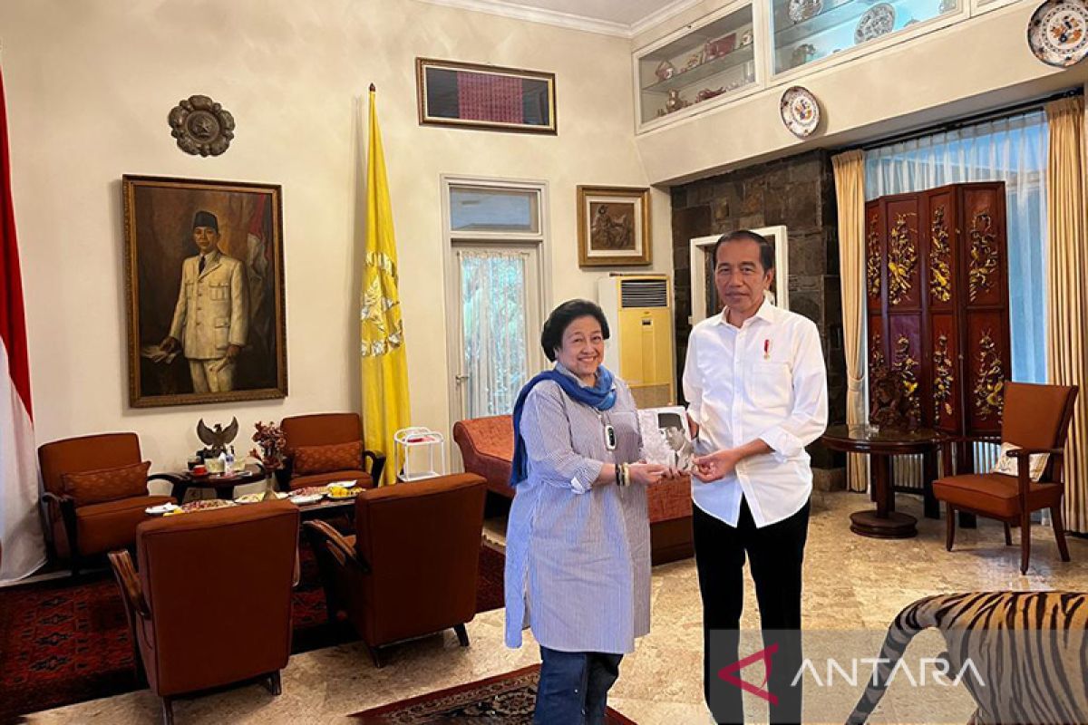 Megawati bertemu Jokowi di Batutulis selama dua jam