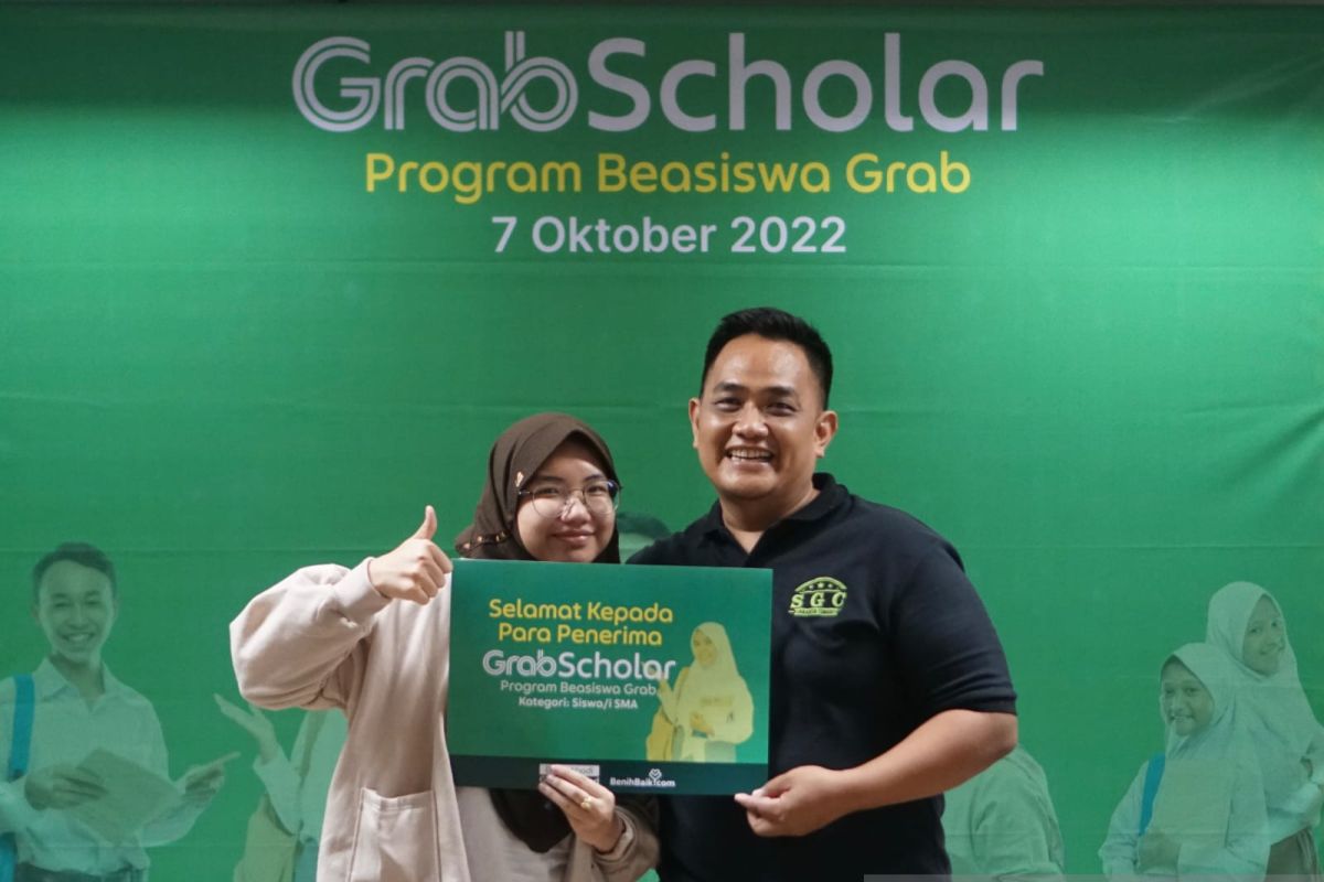 Belasan Anak Mitra Berprestasi di Manado Raih Beasiswa Grab