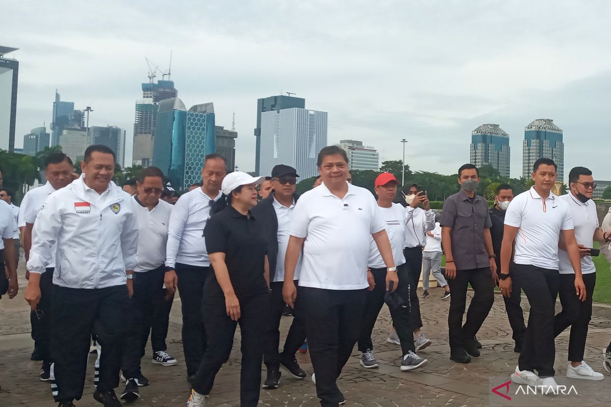 Puan Maharani dan Airlangga Hartarto jalan sehat bersama