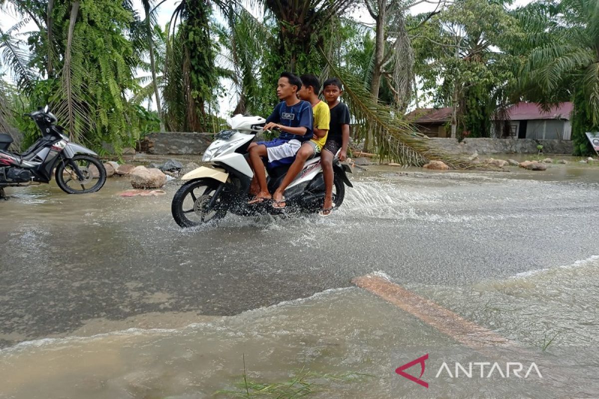 Tiga kampung pesisir Aceh Tamiang diterjang banjir luapan sungai