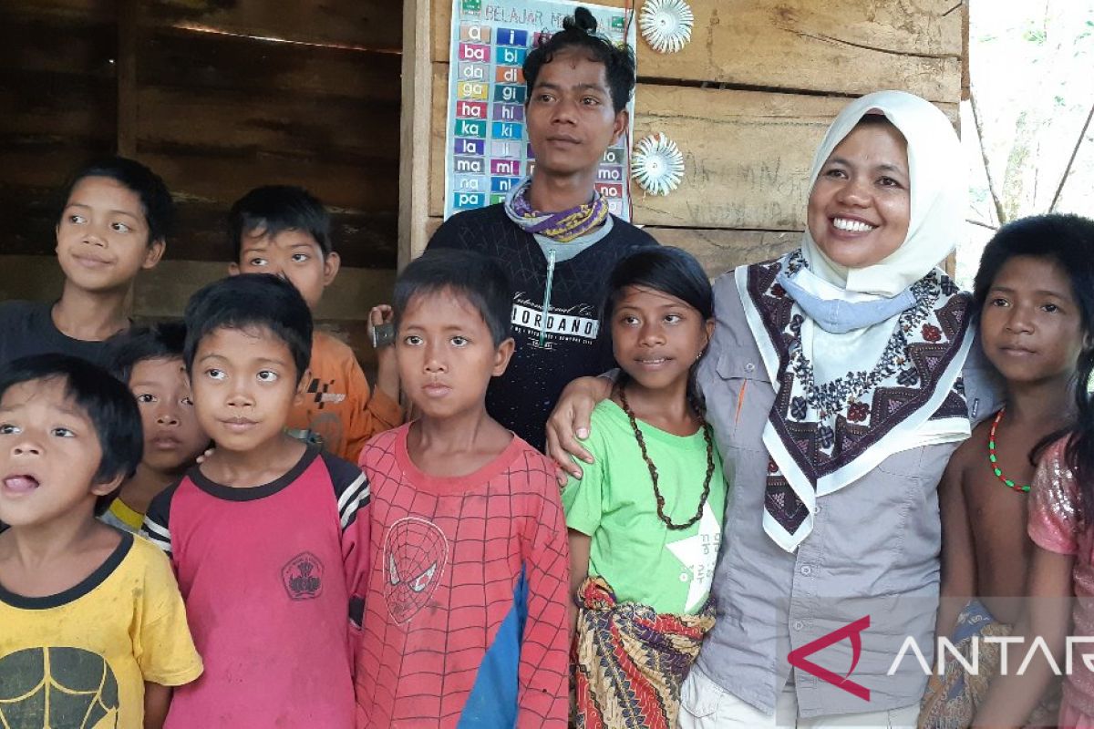 Tugas bersama mengedukasi Suku Anak Dalam jelang Pemilu