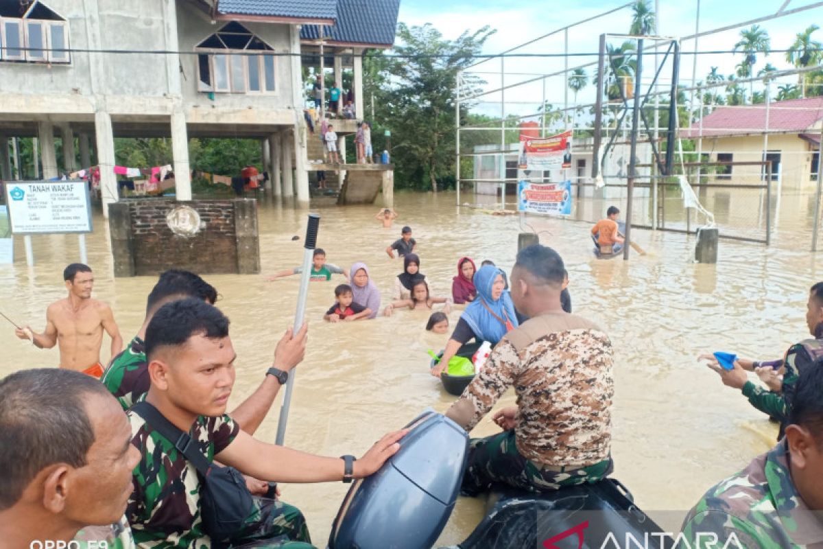 BNPB serahkan bantuan senilai Rp350 juta tangani banjir Aceh Utara