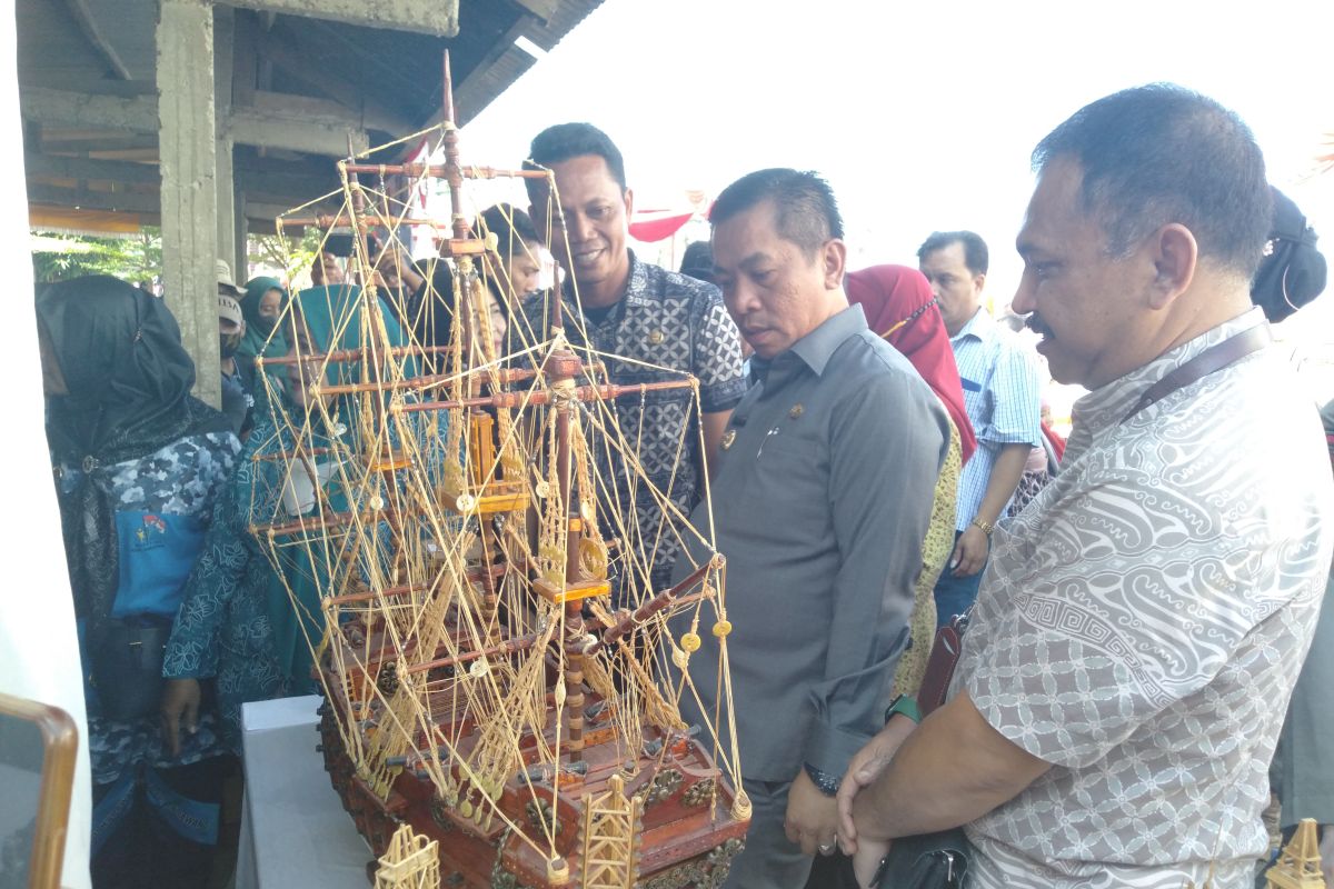 pemkab Karawang tuntaskan penyaluran bantuan UMKM daerah miskin ekstrem