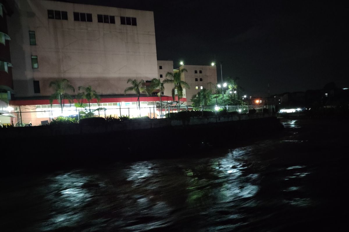 Bendung Katulampa Bogor sempat siaga 1 banjir pada Minggu malam