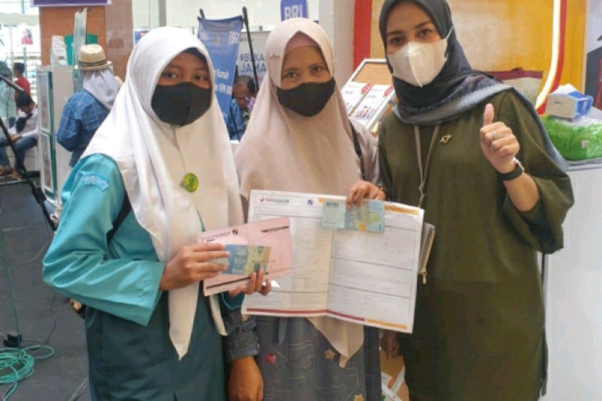 Buka tabungan Simpel BRK Syariah di Mall SKA setoran awal nol rupiah