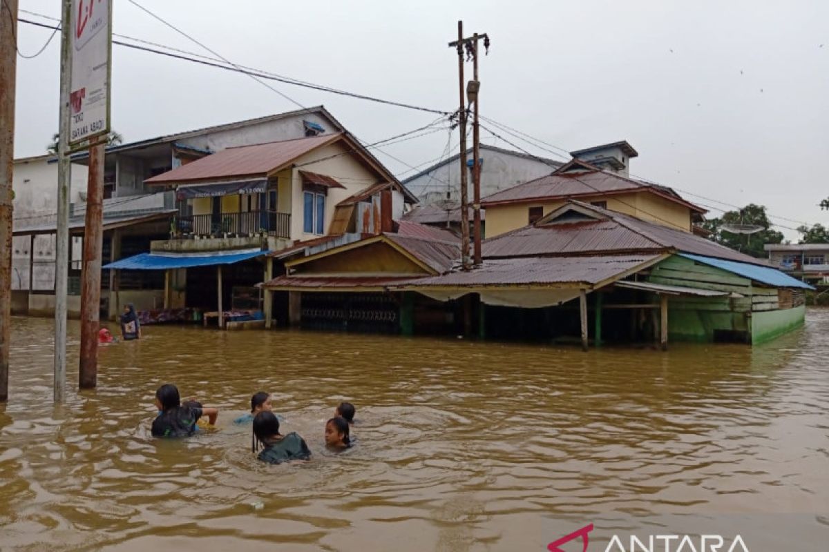 Banjir di Sintang masyarakat diminta utamakan keselamatan