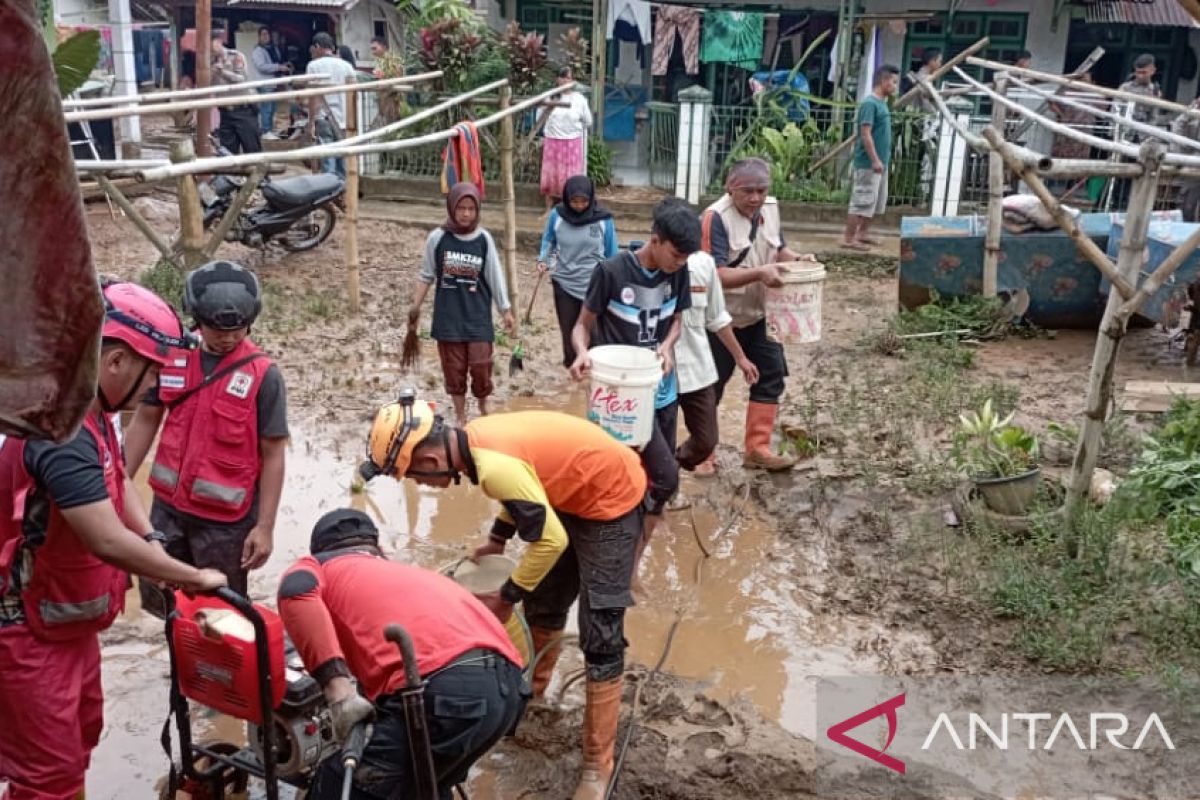 BPBD: 63 rumah rusak akibat bencana banjir dan longsor di Purabaya