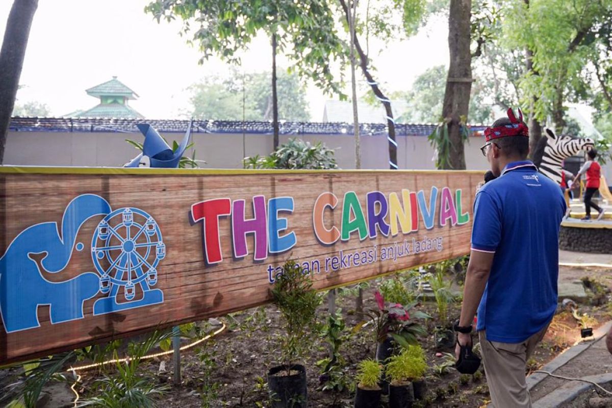 Sandiaga resmikan taman rekreasi "The Carnival" di Jatim