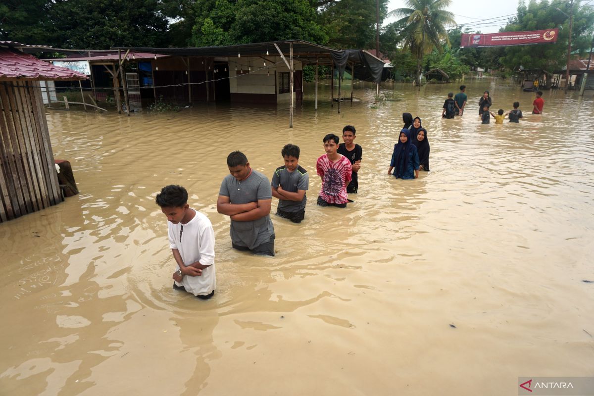 Kemarin gempa terjadi di Banten, banjir melanda beberapa daerah