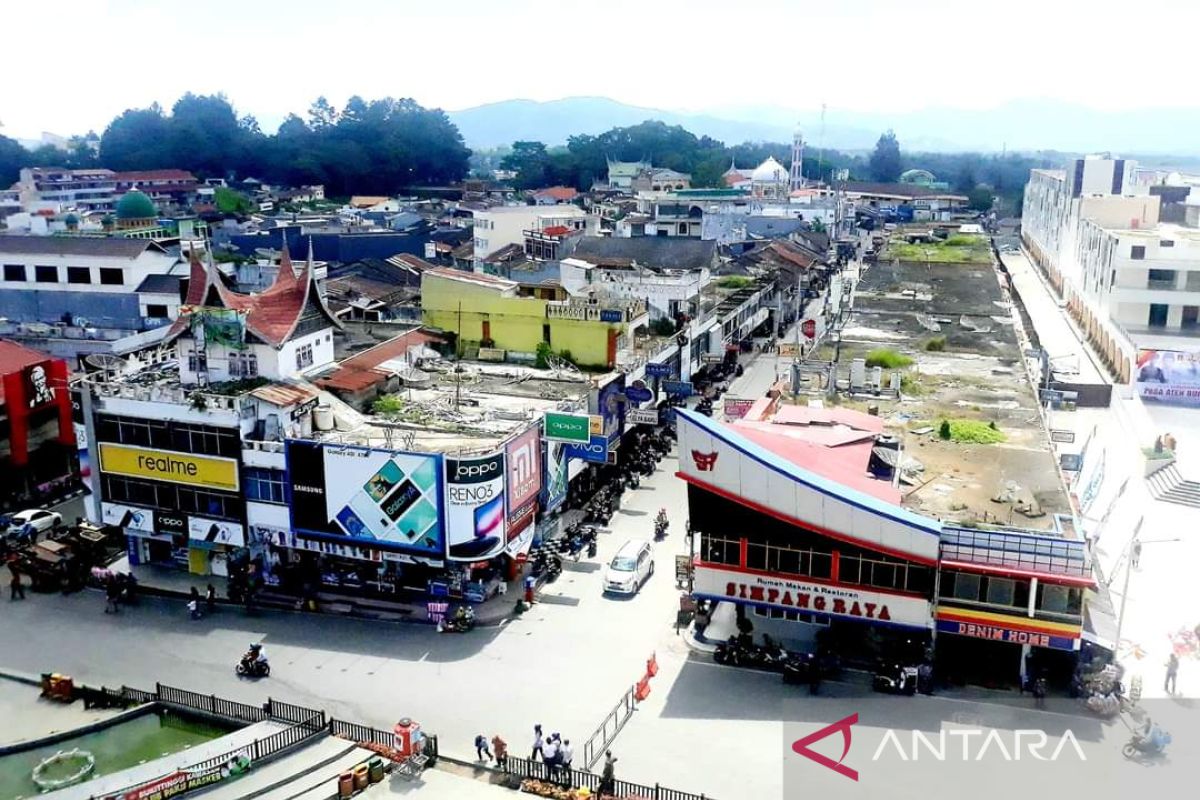 Partai Golkar Bukittinggi mendukung pembangunan Awning Jalan Minangkabau