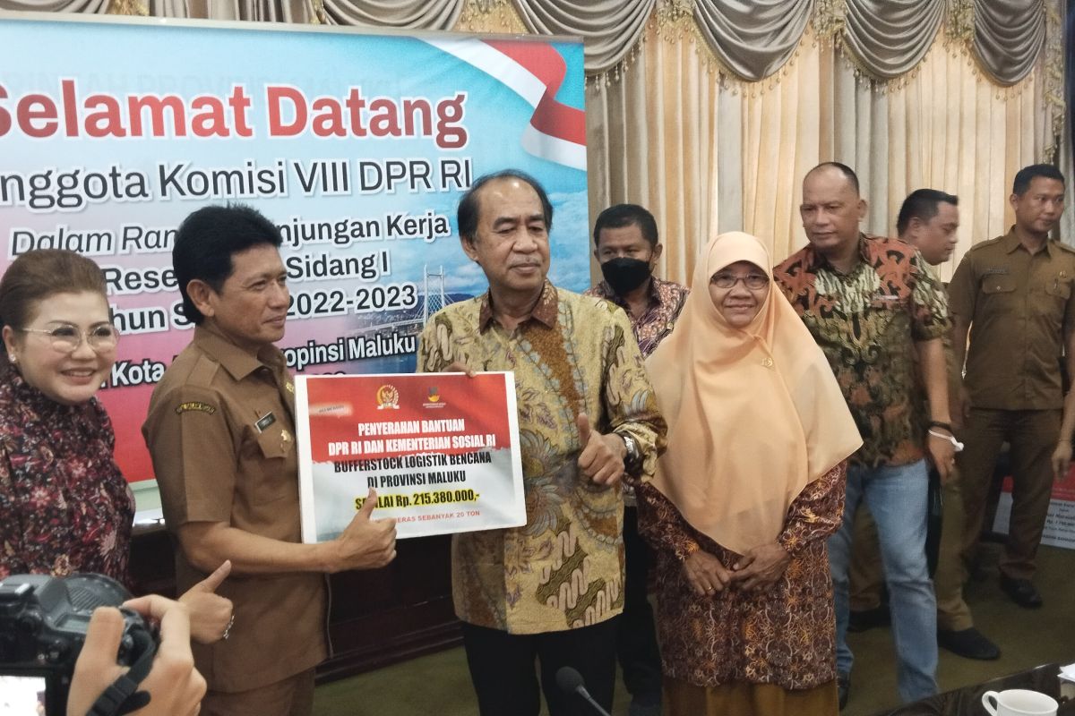 Kemensos salurkan bansos Rp583 juta untuk Maluku