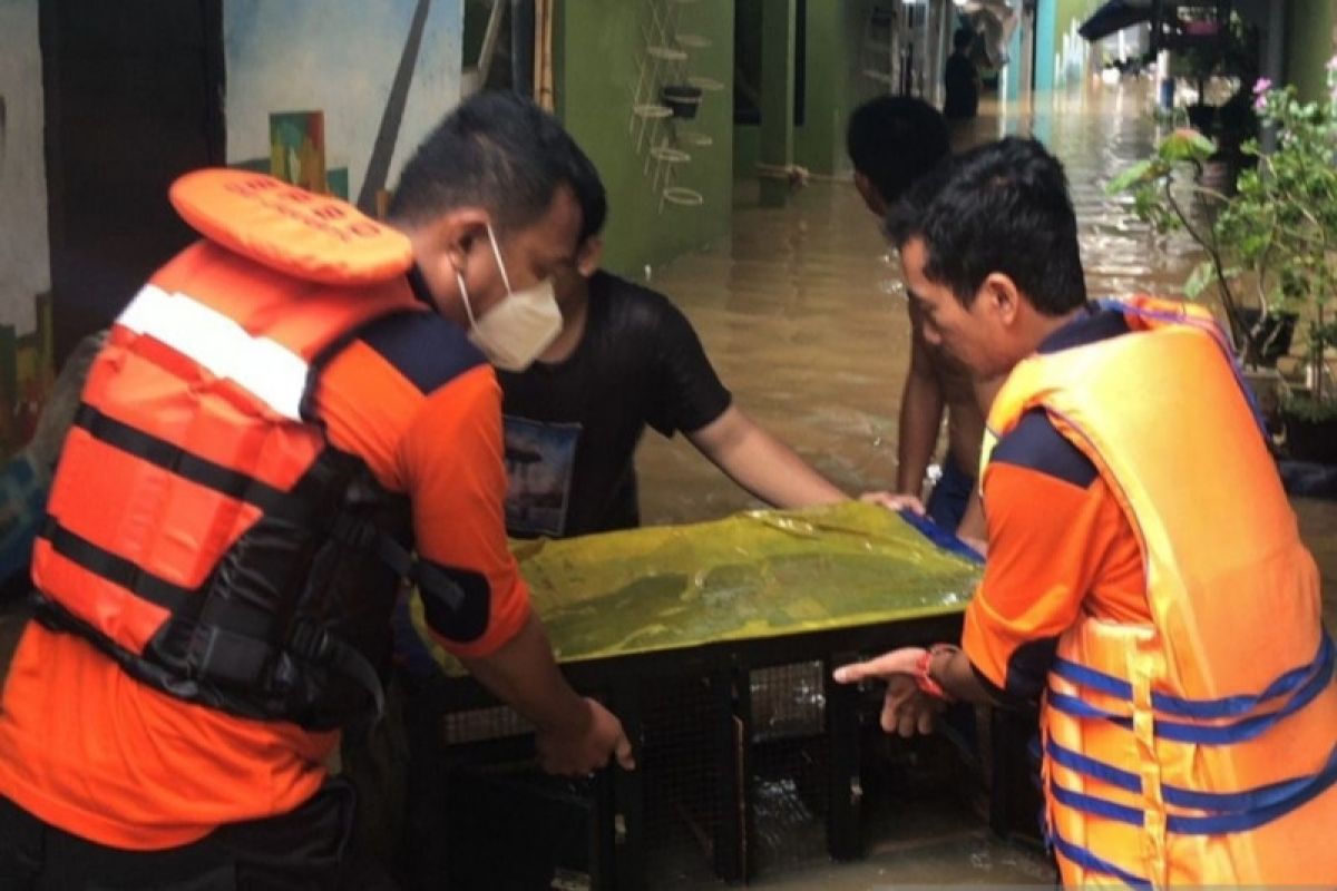 Jakarta governor readies pumps to handle floods, extreme weather