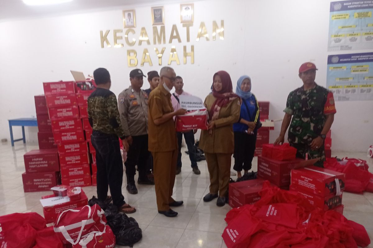 Pemprov Banten salurkan logistik bagi warga korban banjir di Kabupaten Lebak
