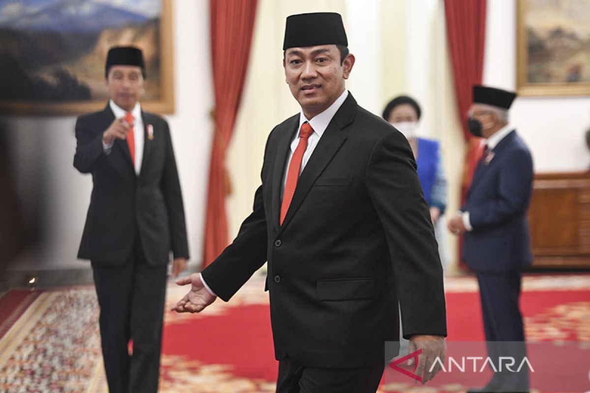 Presiden Jokowi resmi lantik Hendrar Prihadi sebagai Kepala LKPP