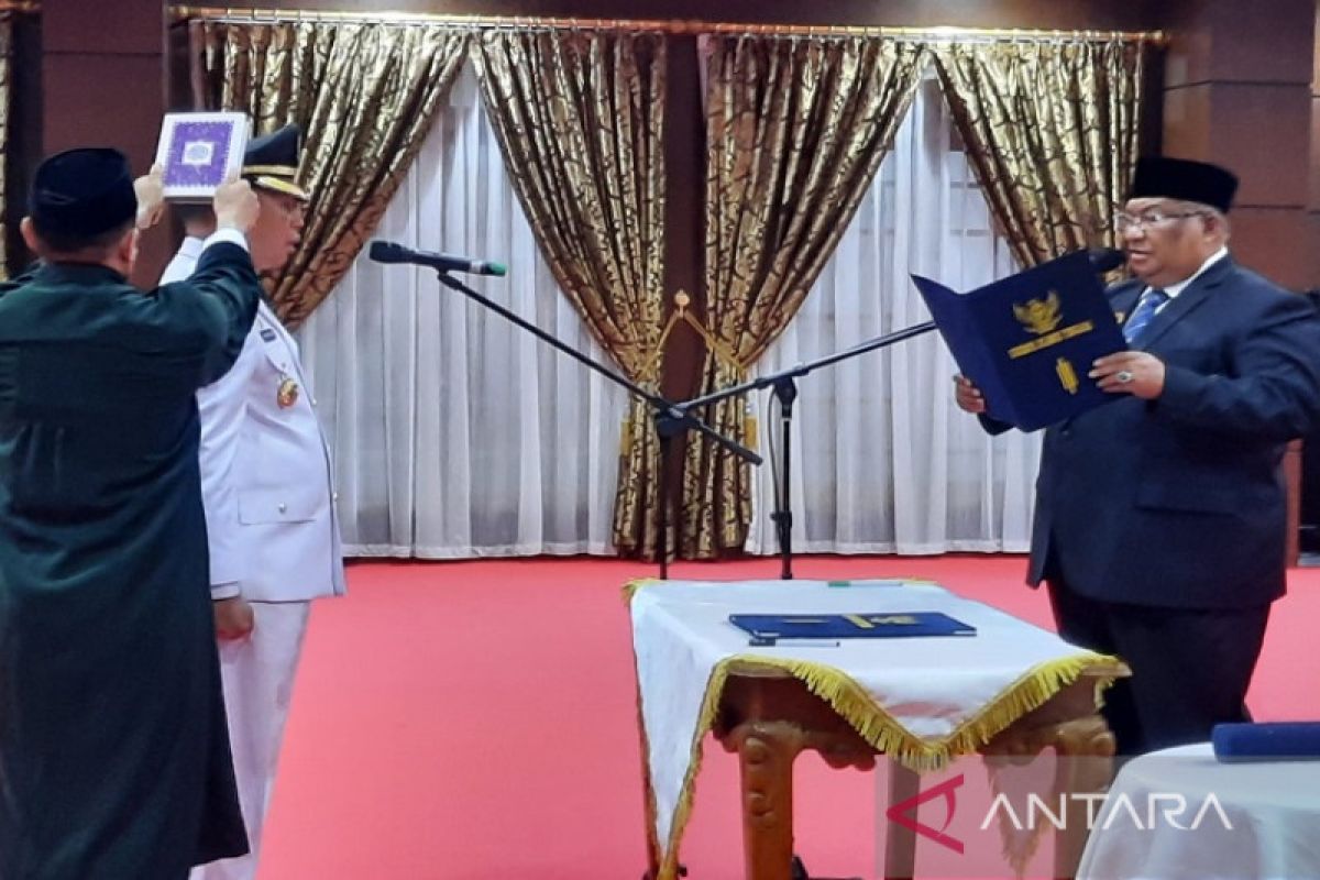 Gubernur Sultra resmi lantik Asmawa Tosepu menjadi Pj Wali kota Kendari
