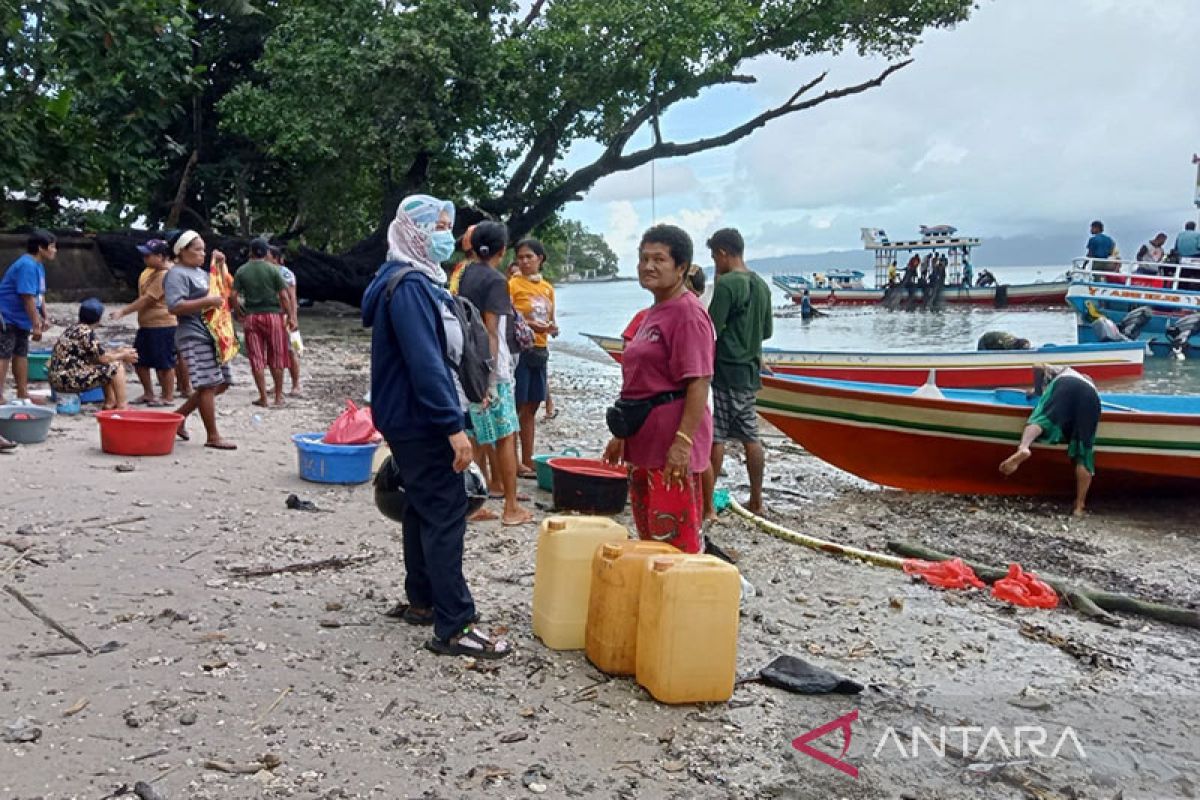 Nelayan perahu Tonda kesulitan melaut akibat minyak tanah dibatasi, Dinas Perikanan Ambon segera data kebutuhan nelayan