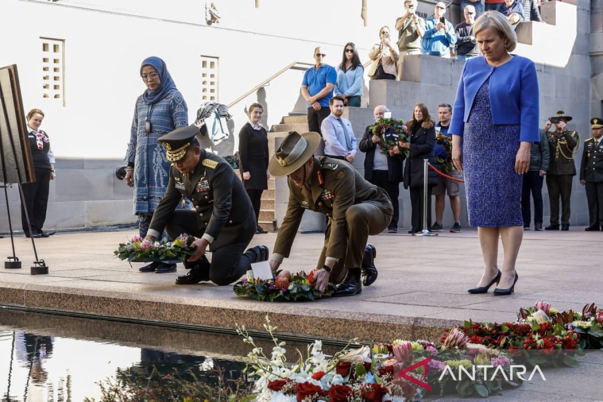 Dudung letakkan karangan bunga di Australian War Memorial