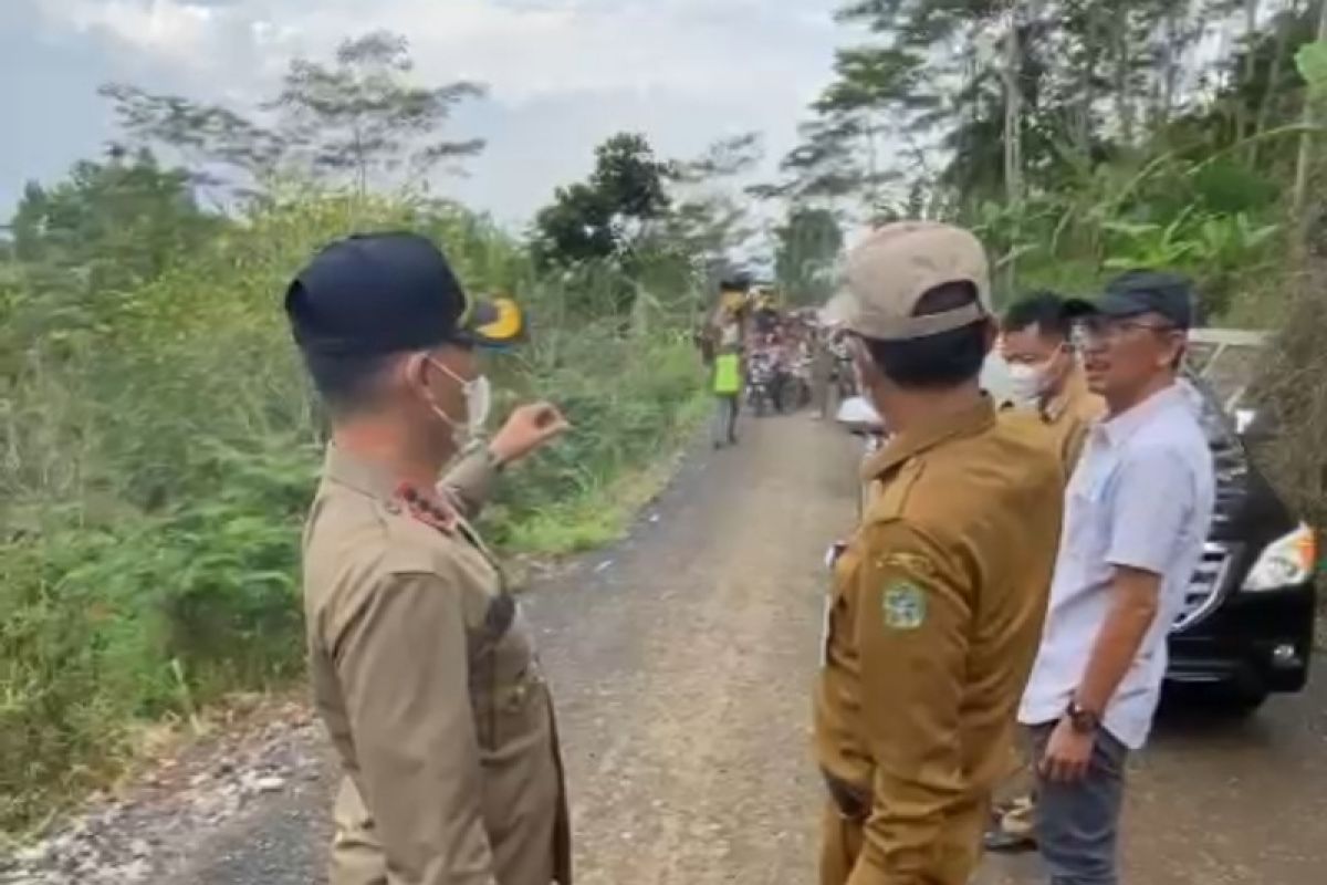 Pemkab Gunungkidul bangun akses jalan Semin-Tambakromo senilai Rp9,9 miliar