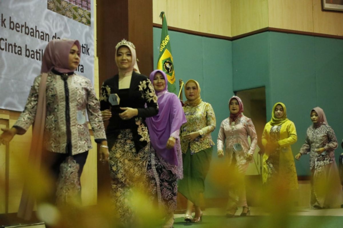 TP-PKK Bogor gelar lomba modifikasi kebaya batik