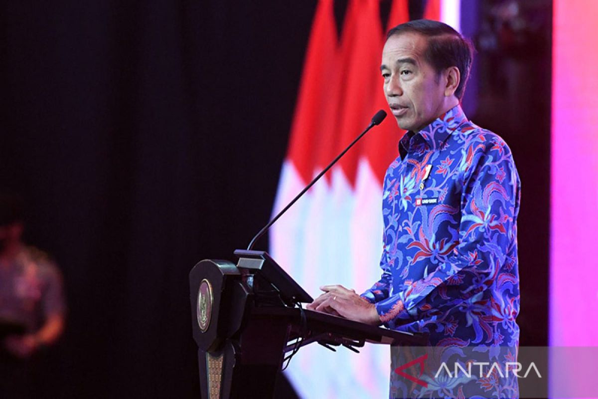 Presiden Jokowi tawarkan investasi aspal  pada Investor Daily Summit