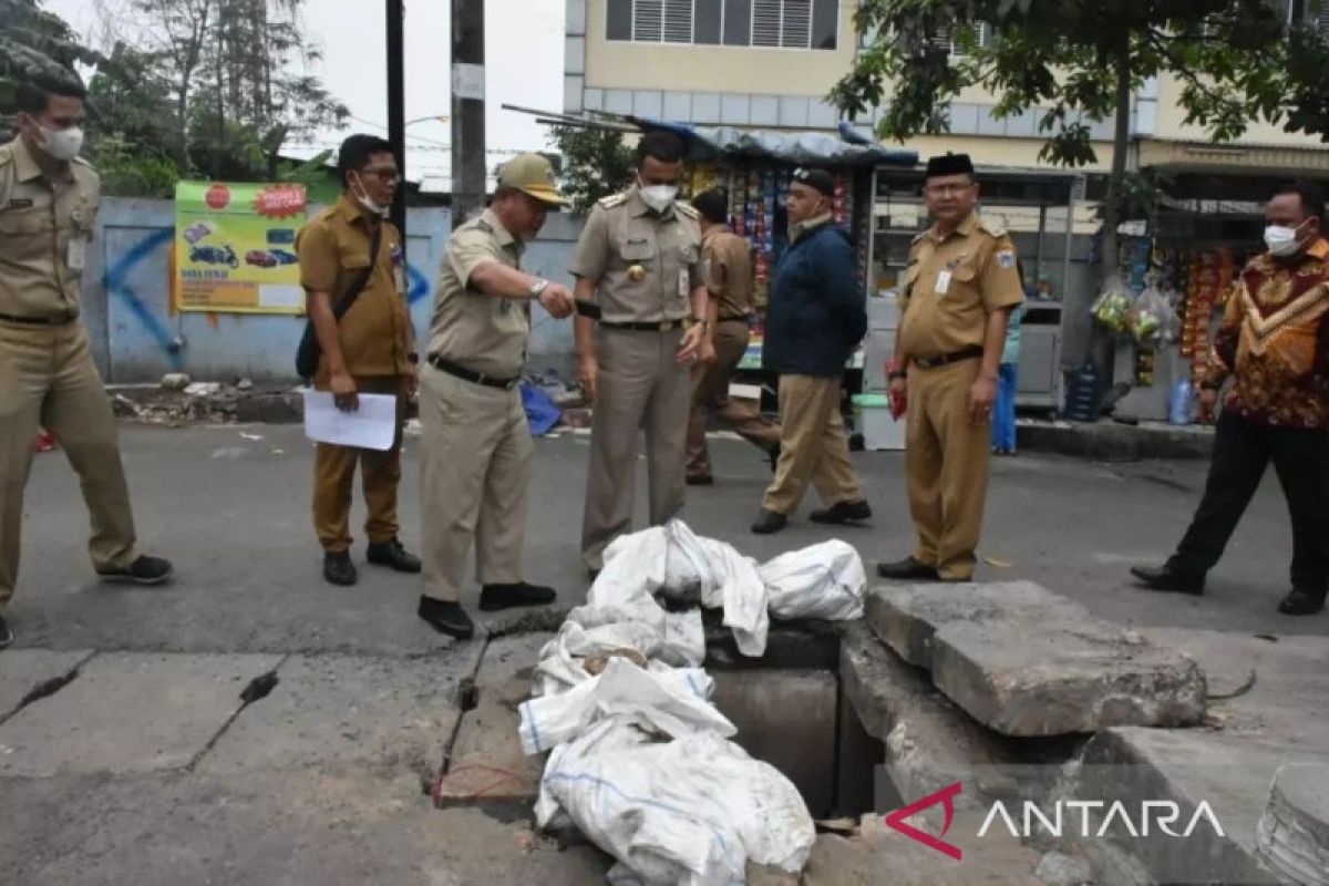 Jaktim bangun saluran air untuk antisipasi banjir di Duren Sawit