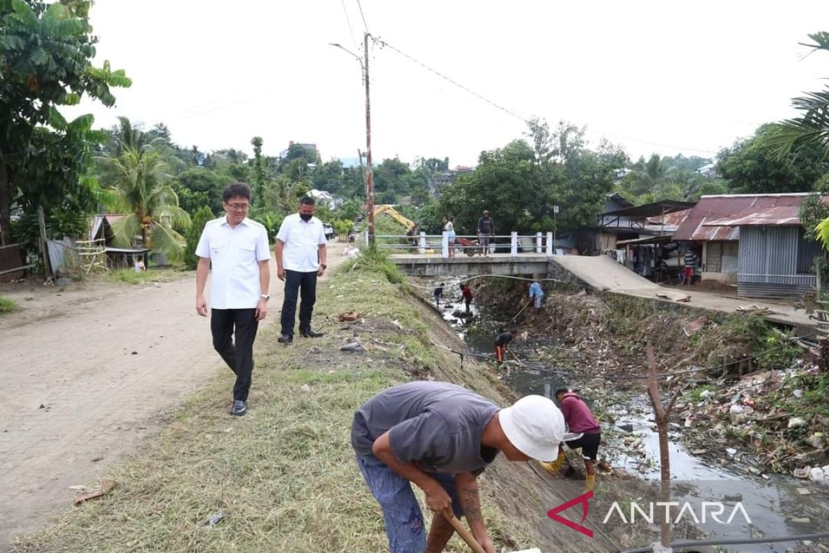 Pemerintah mengimbau warga waspada cuaca ekstrem di Manado