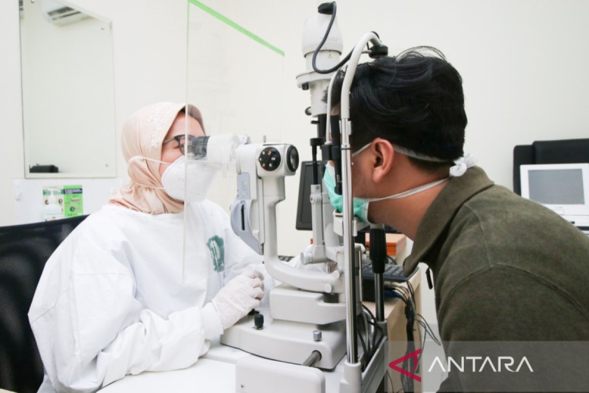 Dokter: Konsumsi wortel tak bisa sembuhkan mata minus