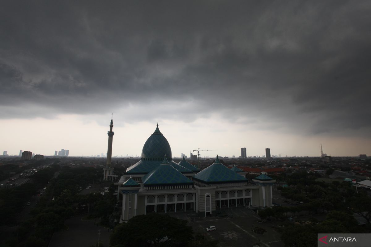 Hujan Diprakirakan Guyur Kota Besar Di Tanah Air Antara News Jawa Timur