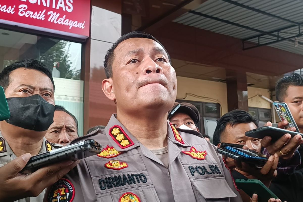 Tiga anggota polisi tersangka tragedi Kanjuruhan batal diperiksa