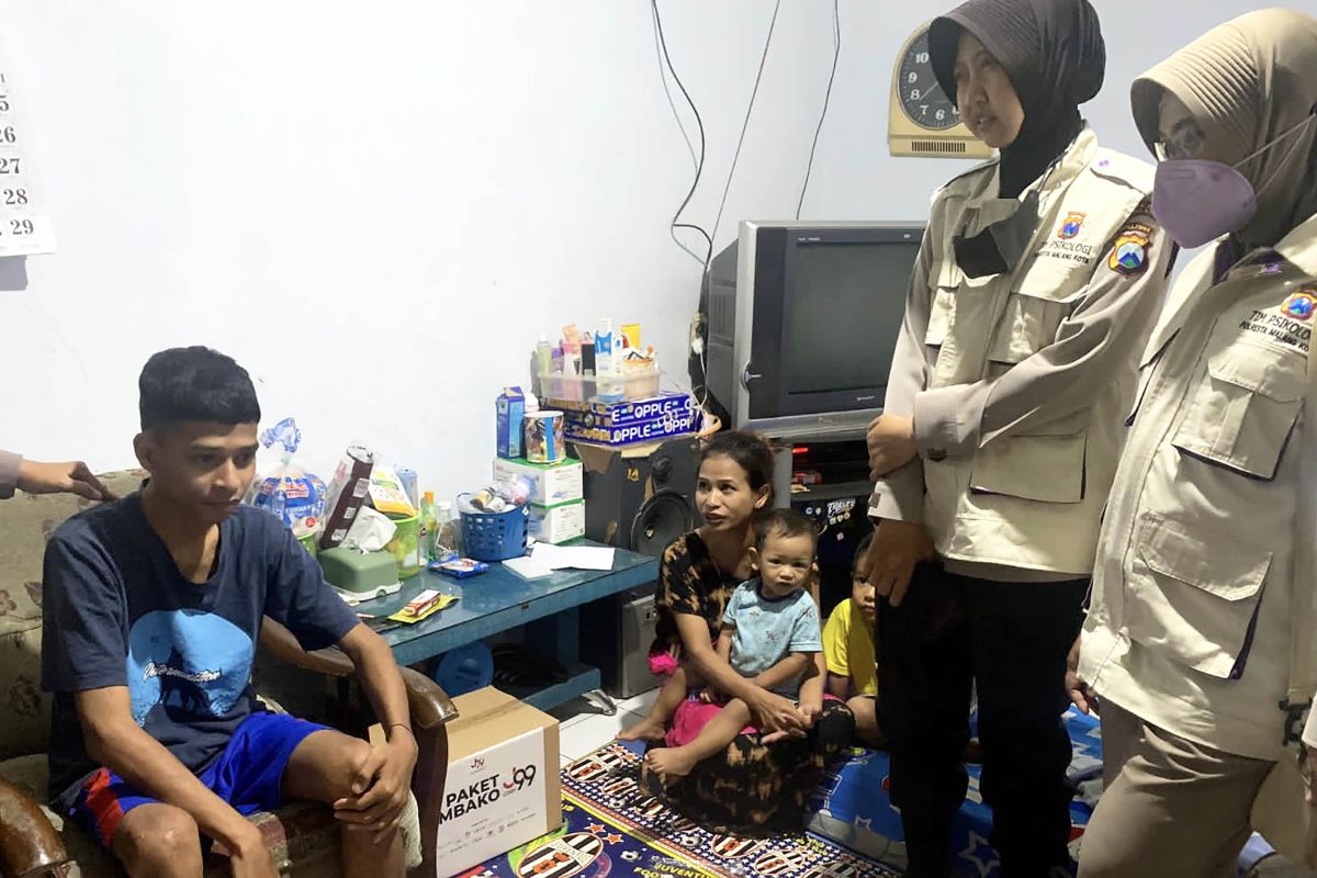 Polresta Malang Kota lakukan trauma healing kepada korban Tragedi Kanjuruhan