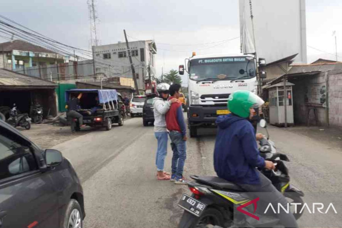 Pelaku pungli sopir truk di Bekasi diringkus polisi
