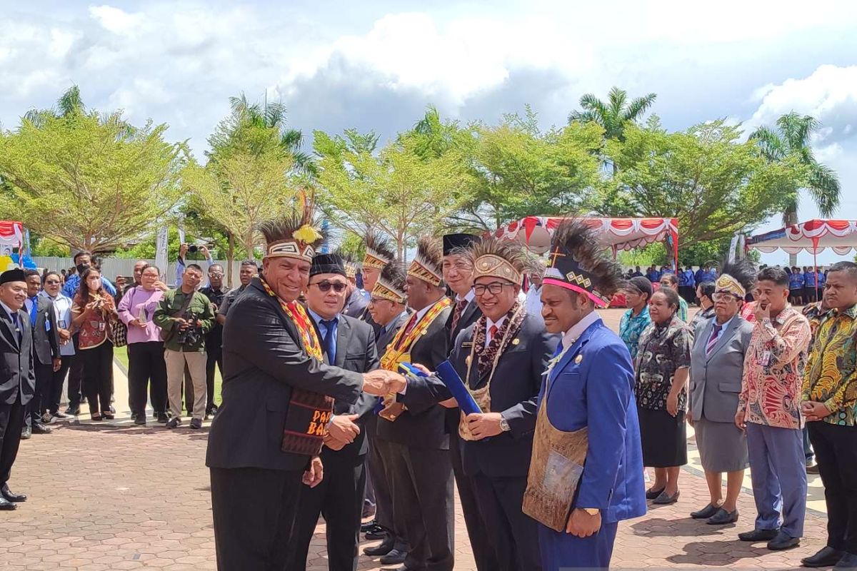 14 pemda di Papua Barat terima penghargaan atas opini WTP