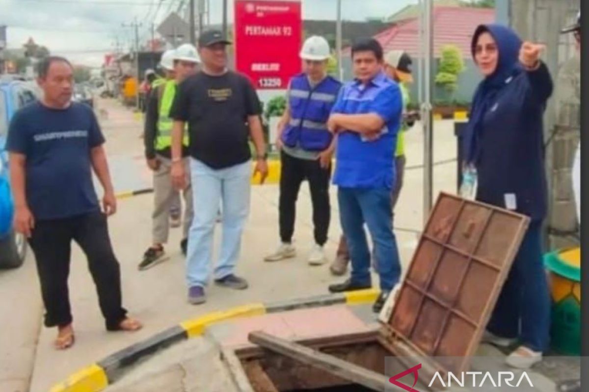 Wakil Ketua DPRD Berau tinjau jalan yang menjadi genangan air