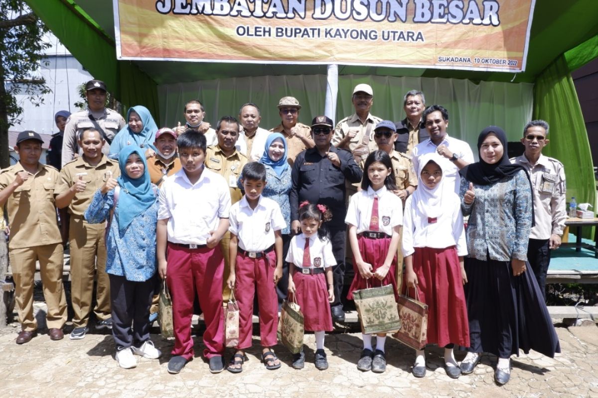 Pemda KKU bangun tower jaringan seluler di daerah kepulauan