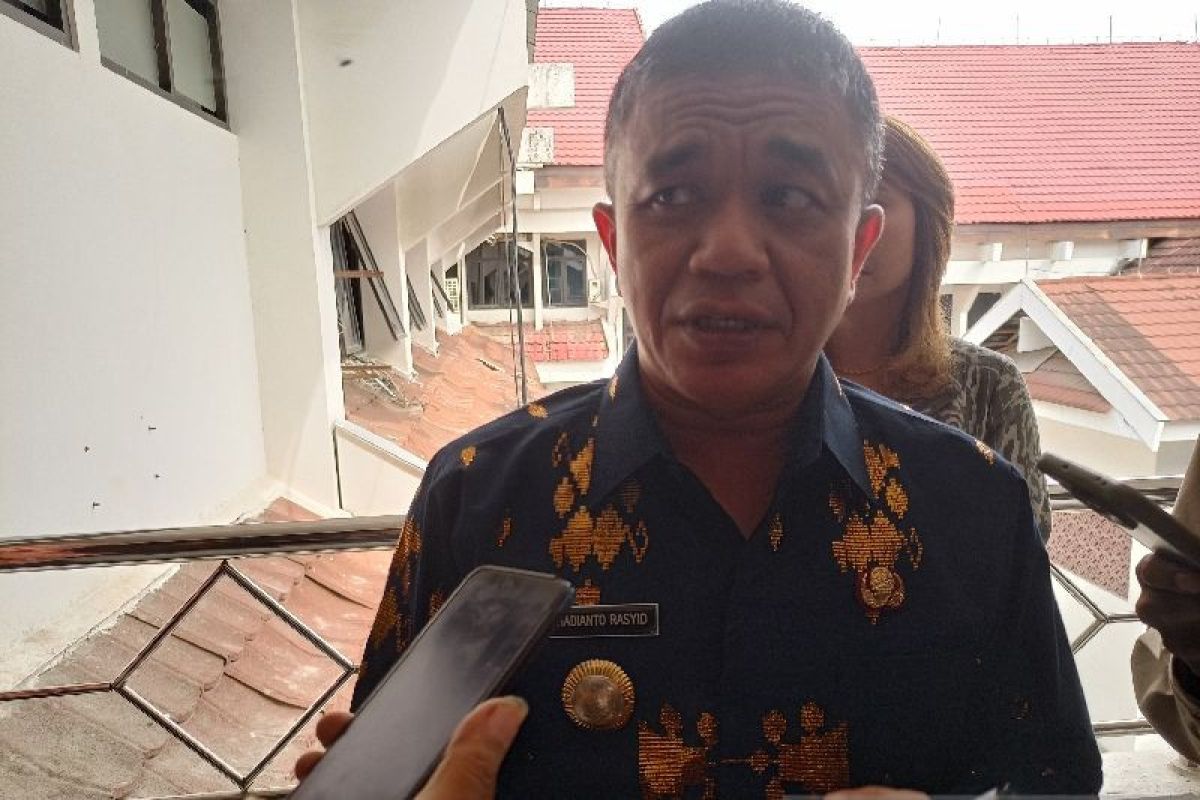 Wali Kota Palu  tekankan pemerintah kelurahan prioritaskan kebersihan