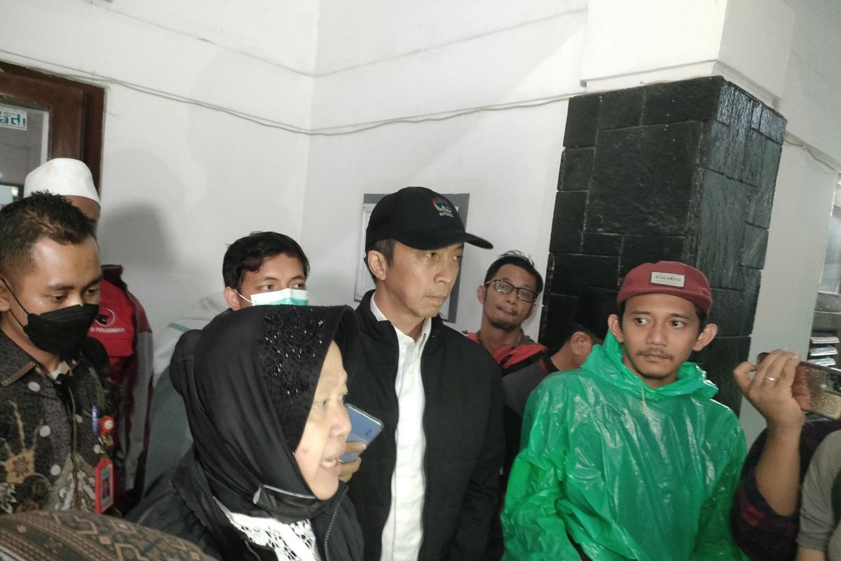 Mensos salurkan bantuan pengungsi bencana longsor di Bogor