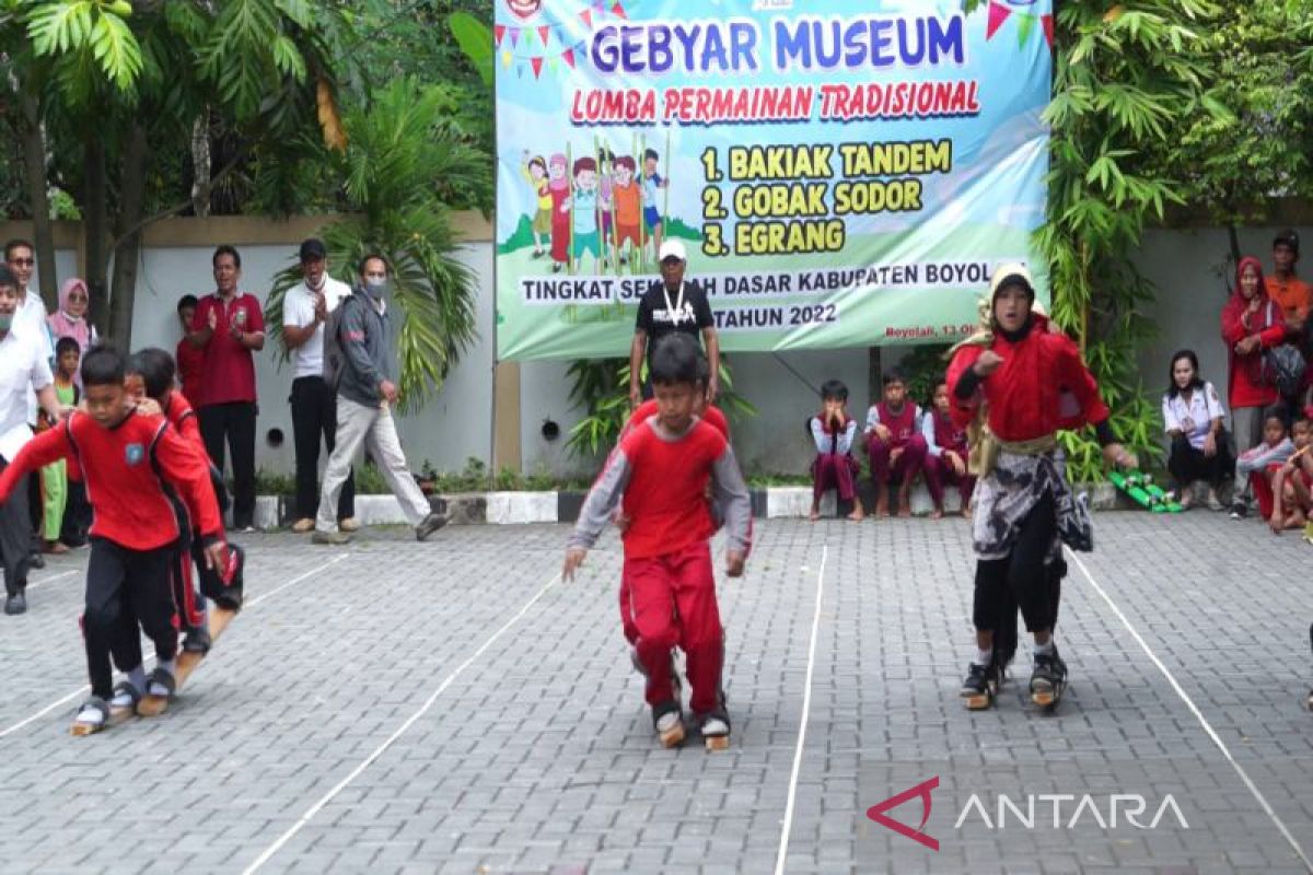 Lewat  lomba, Disdikbud Boyolali lestarikan permainan tradisional anak