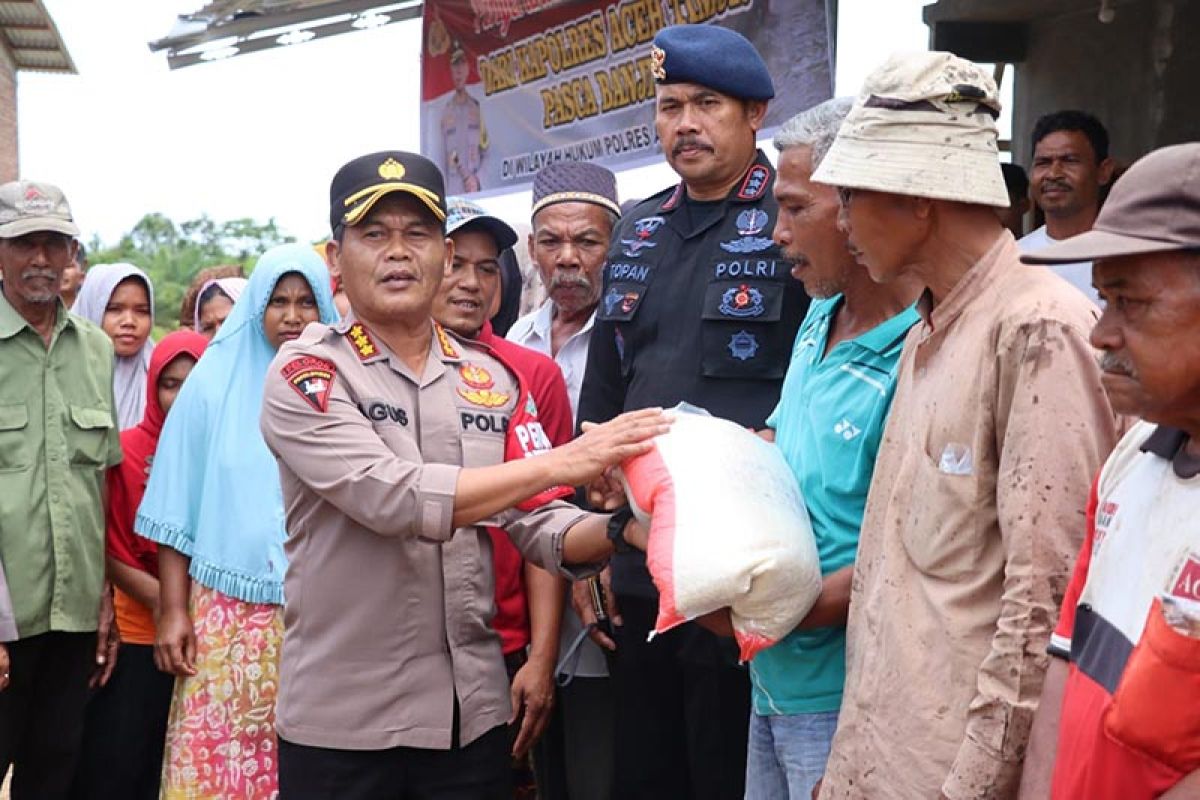 Polda Aceh salurkan bantuan untuk korban banjir Aceh Timur