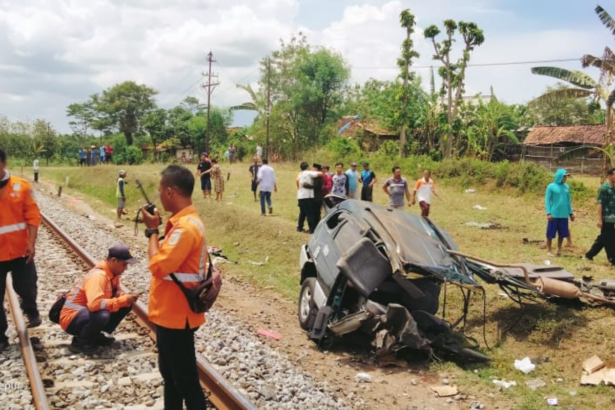 37 kecelakaan terjadi  di perlintasan KA