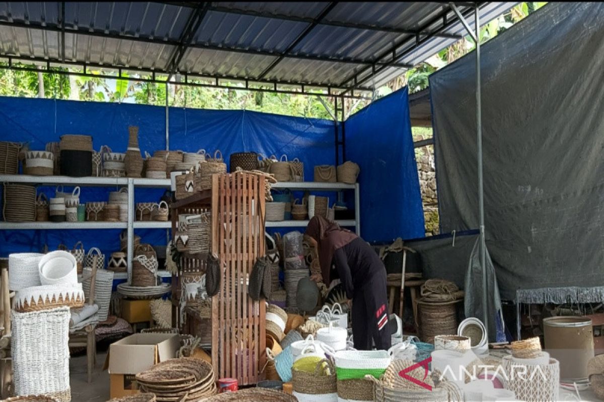 Diskop UKM Kulon Progo kolaborasi dengan SMK promosikan produk lokal