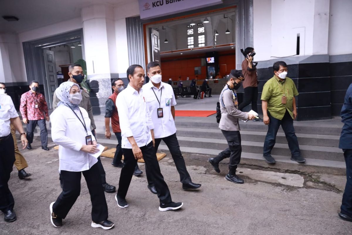 Menaker: Penyaluran BSU lewat Pos Indonesia mulai pekan depan