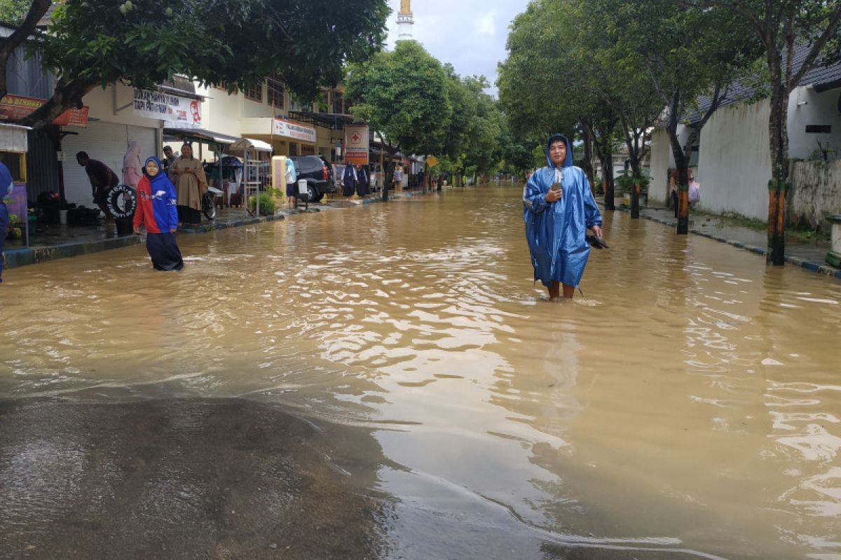 Banjir bandang rendam ratusan rumah di Pacitan