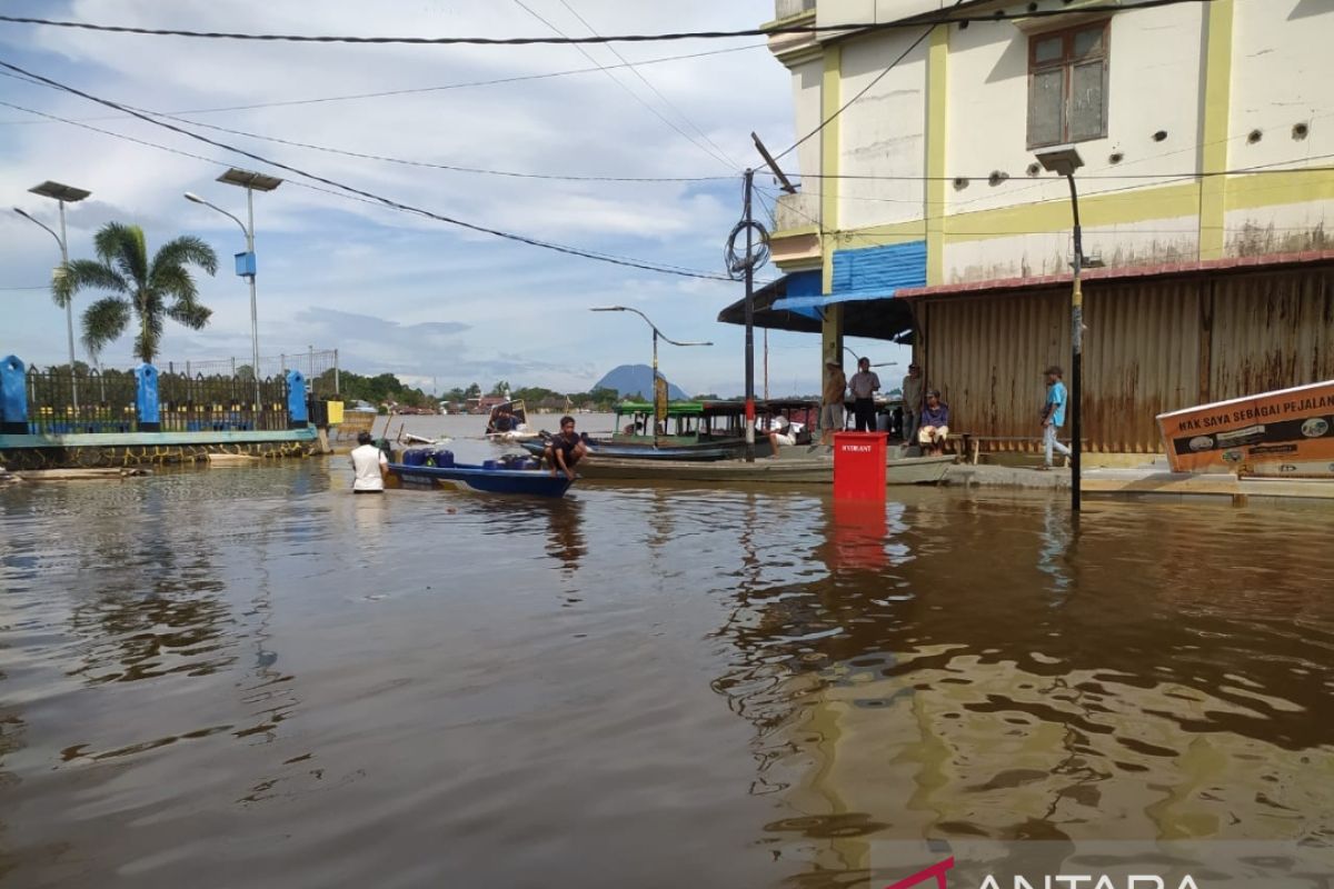 Sintang siapkan makanan siap saji untuk pengungsi