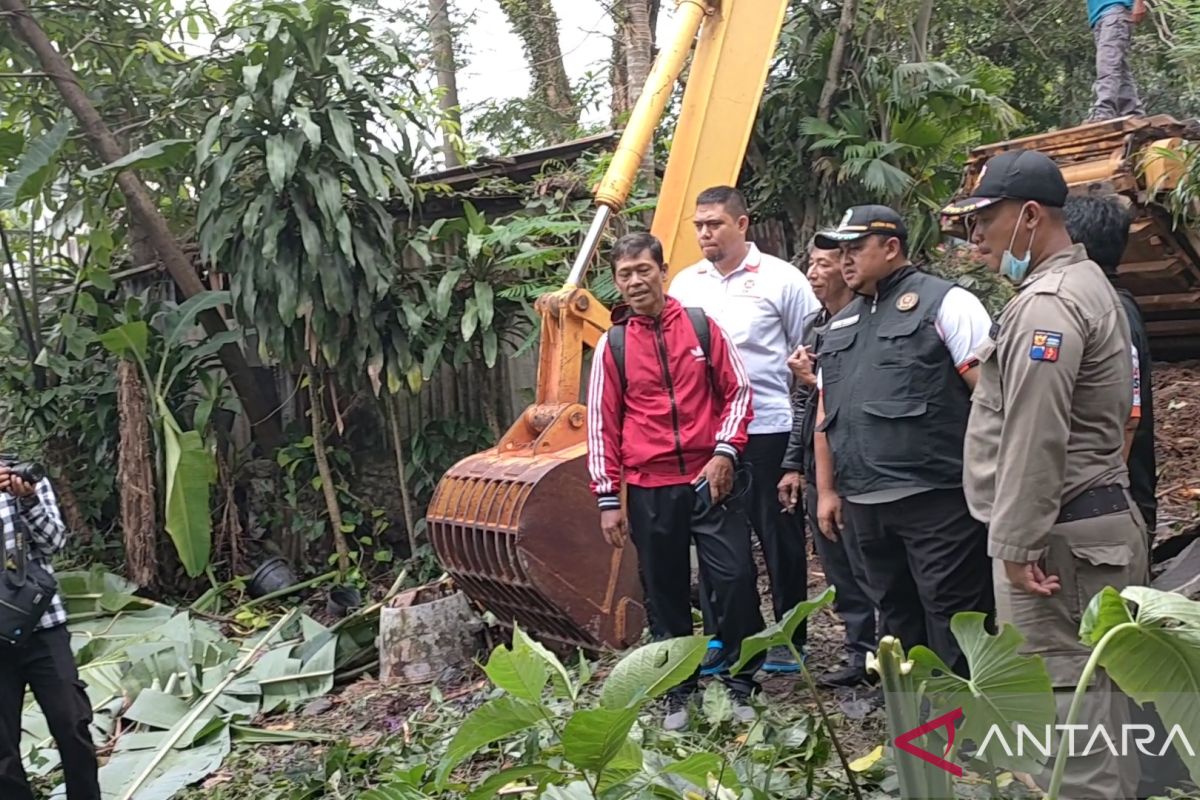Mahasiswi IPB terperosok drainase di Bogor belum ditemukan