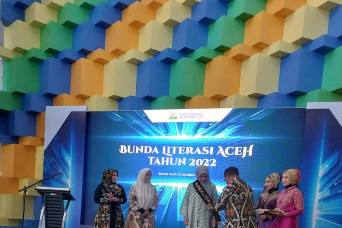 Ayu Candra Febiola dinobatkan sebagai bunda literasi Aceh