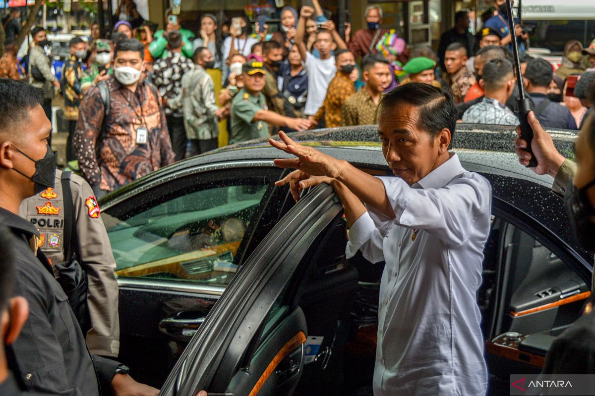 Jokowi minta Kapolri tindak tegas polisi yang rusak kepercayaan publik