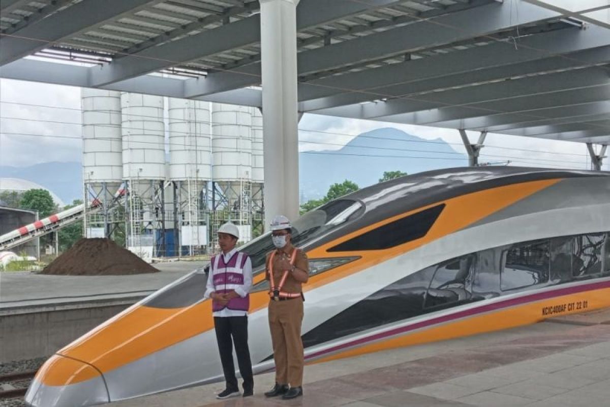 Presiden Jokowi harap proyek kereta cepat jadi bagian konektivitas antarnegara