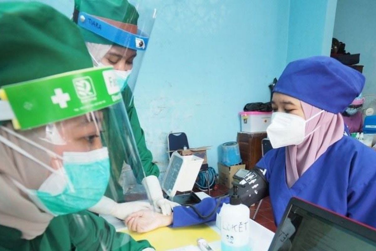 Vaksinasi penguat kedua khusus nakes di Kota Madiun capai 74 persen