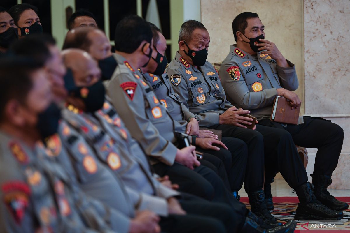 Sorotan Presiden Jokowi kepada Polri, dari pungli hingga jelimetnya presisi
