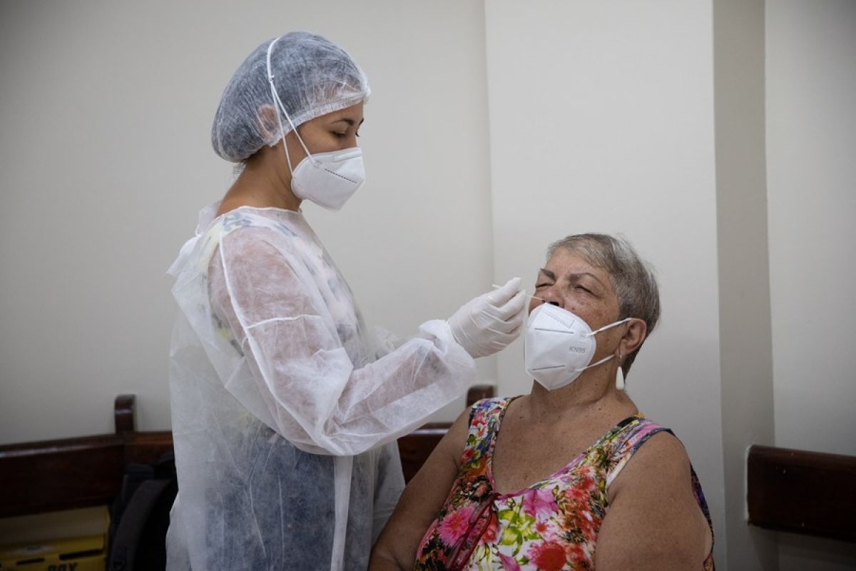 Ribuan tenaga kesehatan meninggal saat lawan COVID-19 di Brazil